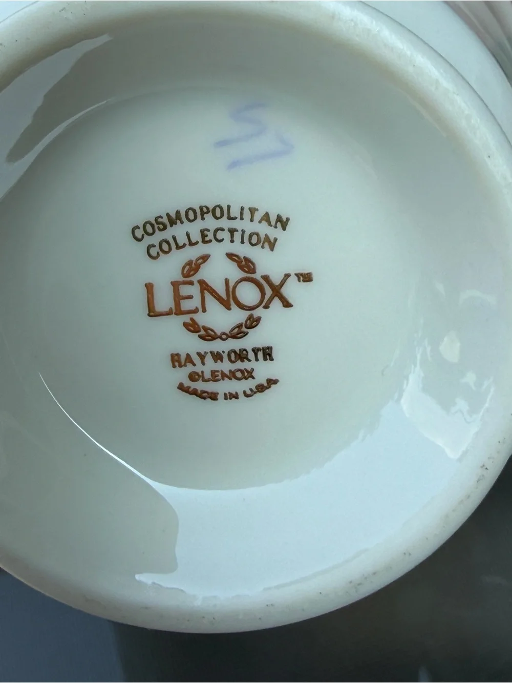 Retired Lenox Hayworth 2010 White Creamer and Covered Sugar Bowl with Gold Trim